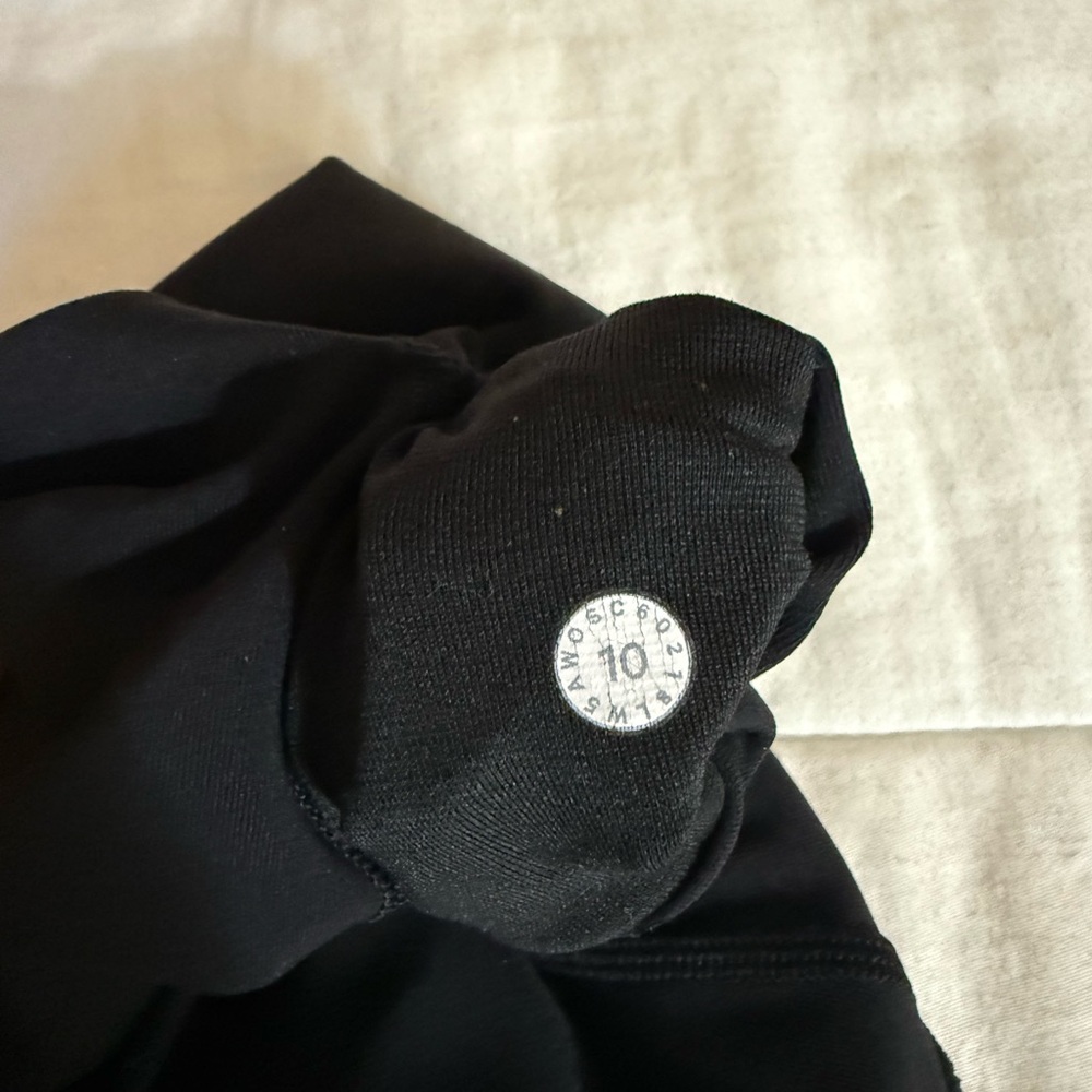 Rarely Worn Soulcycle Lululemon Leggings 💞 - Picture 6 of 6